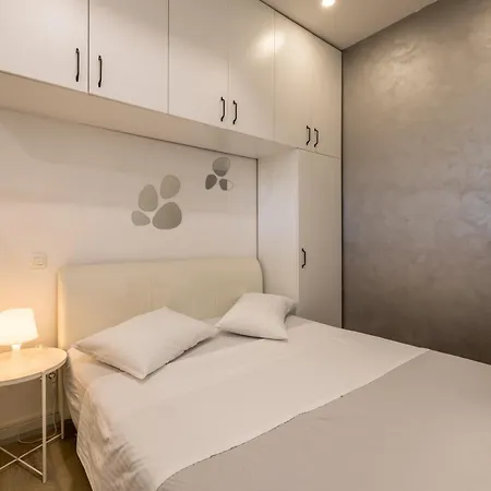 Twins Apartment *