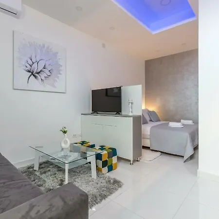 Twins Apartment Split